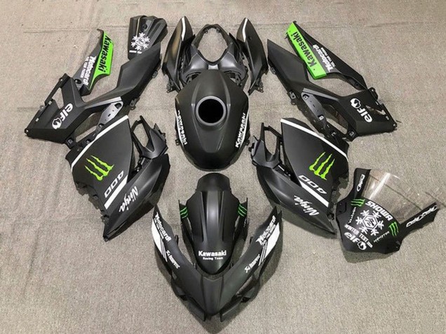 Carénages Moto Kawasaki Ninja 400 2018-2024 - Noir Mat Blanc Vert Monstre Neige