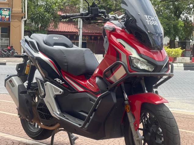 Carénages Moto Honda ADV150 2018-2021 - Rouge Blanc Noir